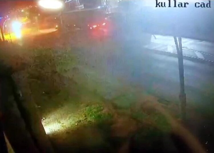 Kocaeli’de tır ve otomobilin çarpışması sonucu 6 kişi yaralandı