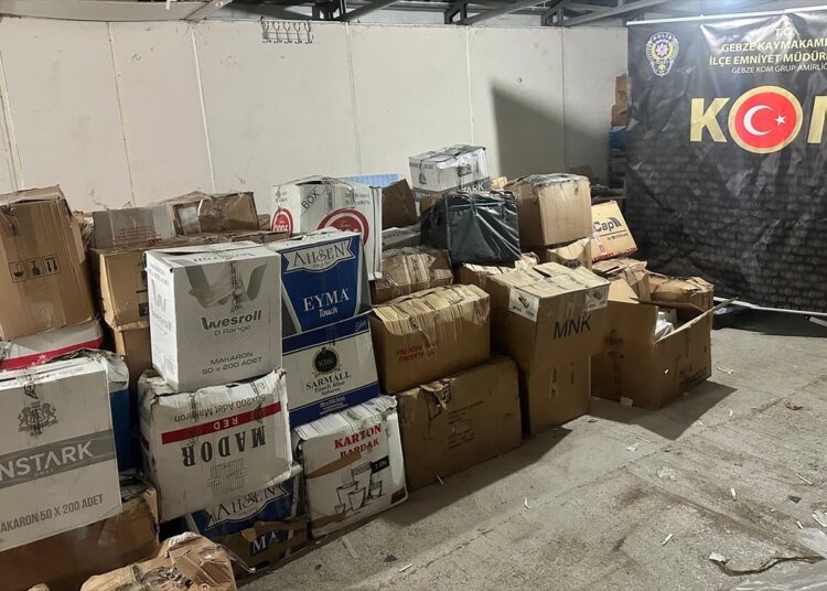 Kocaeli’de Tütün ve Sigara Kaçakçılığı Operasyonu: 4 Gözaltı