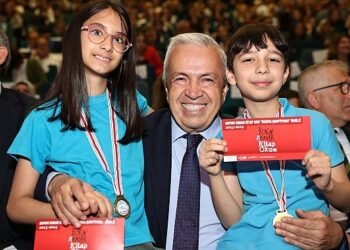 Okuma şampiyonları ödüllerini aldı