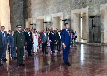 Başkan Yıldız’dan Anıtkabir Ziyareti