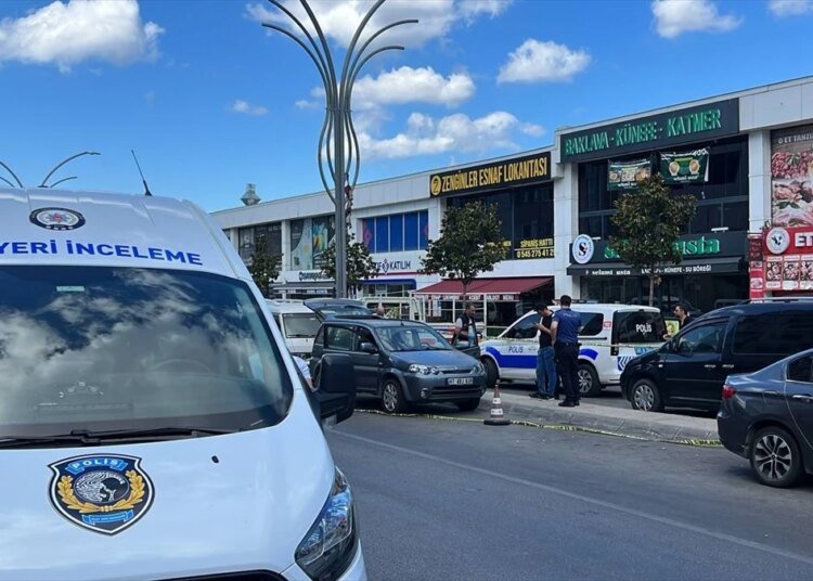 Çayırova’da Lise Müdür Yardımcısı Silahlı Saldırıda Öldürüldü