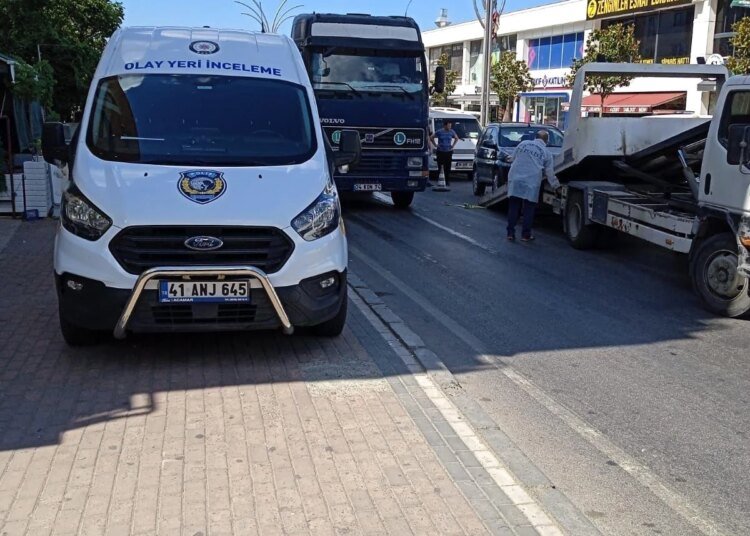 Çayırova’da Okul Müdür Yardımcısı Trafikte Vurularak Öldürüldü