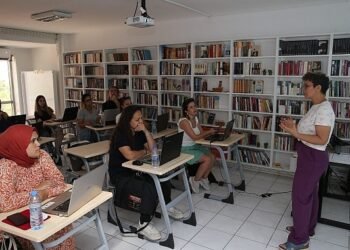 Çiğli Belediyesi’nden Kadınlara Dijital Okuryazarlık Desteği