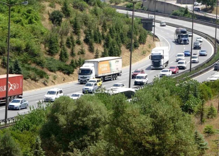 Kurban Bayramı Tatilinde TEM Otoyolu’nda Trafik Yoğunluğu