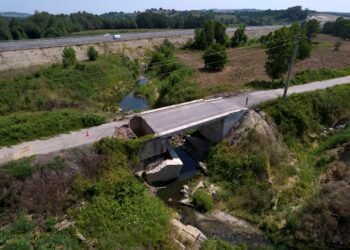 Buyuksehir Akmese Osman Bey Koprusunu yeniliyor 2