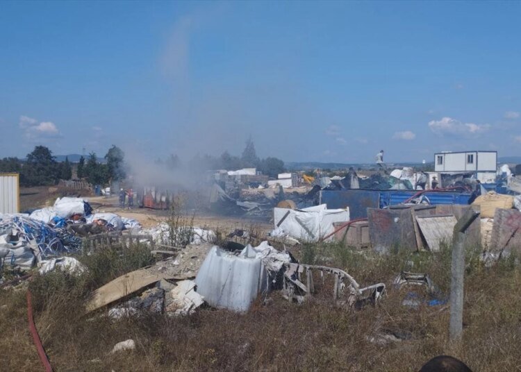 Gebze’deki Geri Dönüşüm Atölyesinde Yangın Çıktı