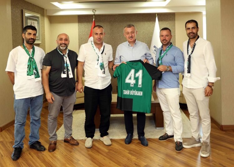 hodri meydan Large