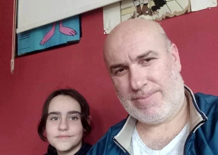 İzmit’te Kamyonun Otomobillere Çarpması Sonucu 15 Yaşındaki Bir Kız Hayatını Kaybetti