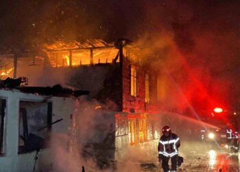Kartepe’de Ahşap Evlerde Çıkan Yangın Kontrol Altına Alındı