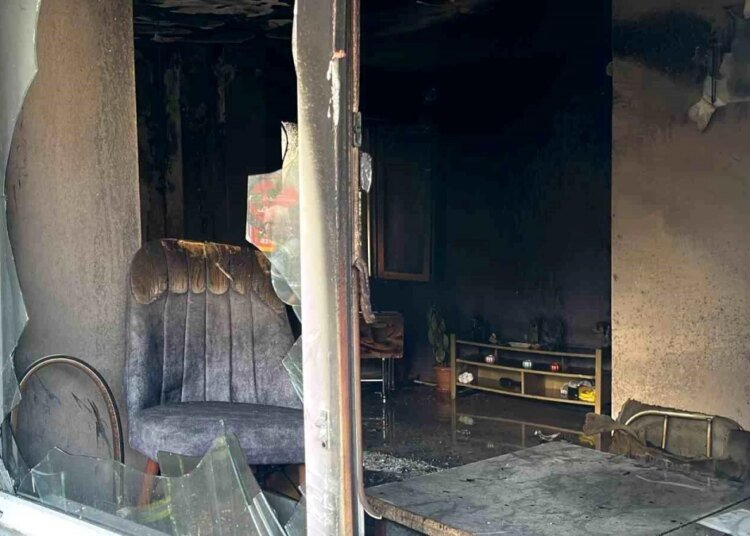 Kocaeli Başiskele’de Evde Çıkan Yangın Söndürüldü