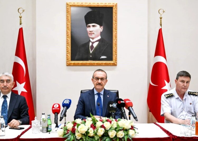 Kocaeli Valisi, Sahillerde ve Yeşil Alanlarda Rahatsızlık Verenlere İşlem Yapılacağını Açıkladı