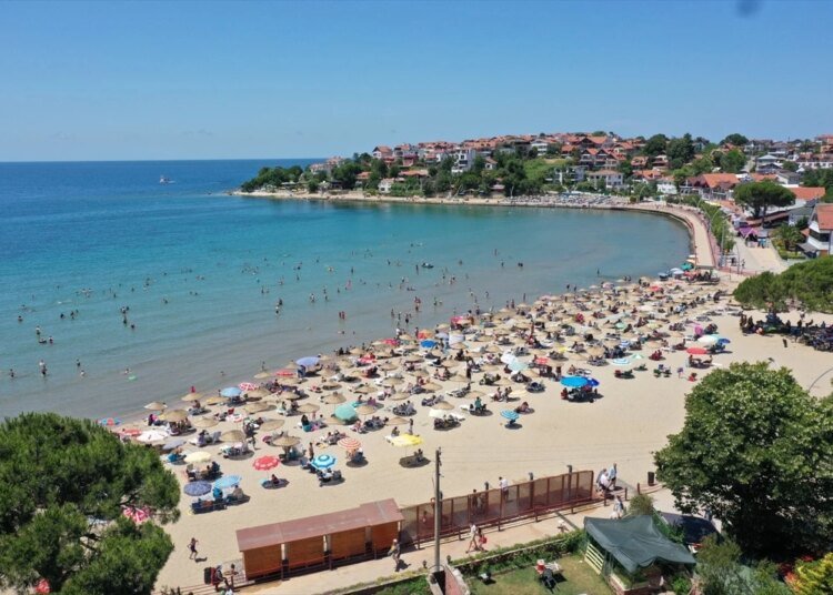 Kocaeli ve Sakarya Sahillerinde Cankurtaranlar 290 Kişiye Müdahale Etti