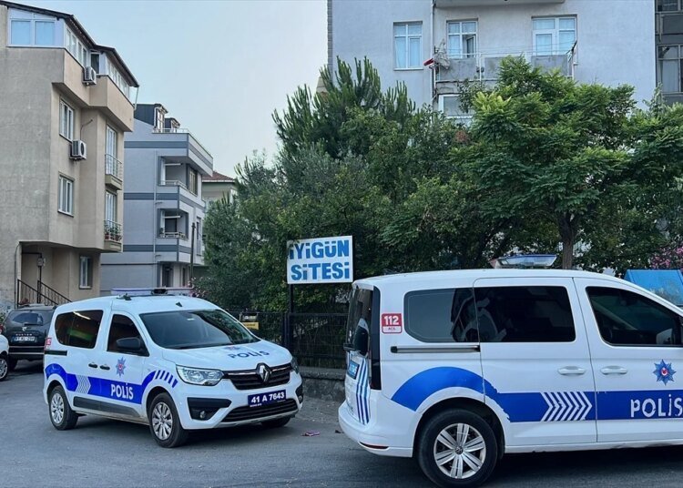 Kocaeli’de Boşanma Aşamasındaki Karısını ve Çocuklarını Silahla Yaralayan Şüpheli Gözaltına Alındı