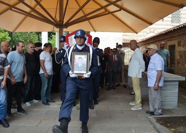 Kocaeli’de Jandarma Uzman Çavuş’un Cenazesi Toprağa Verildi
