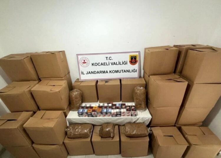 Kocaeli’de Kaçak Tütün ve Makaron Operasyonu