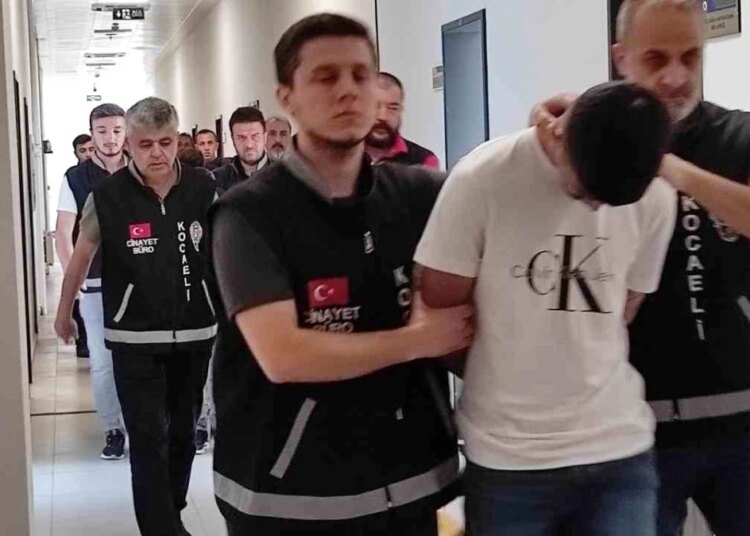 Kocaeli’de Lise Müdür Yardımcısı Silahlı Saldırı Sonucu Öldürüldü