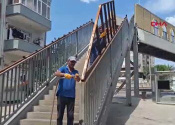 Körfez’deki Yaya Üst Geçidi Yıkılmaya Başlandı