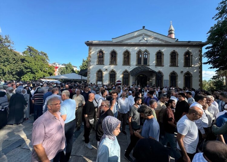 Sakarya, Kocaeli ve Karabük’te İsmail Heniyye için gıyabi cenaze namazı kılındı