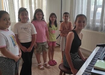 Salihli Belediyesi’nden Çocuklara Drama ve Piyano Kursları