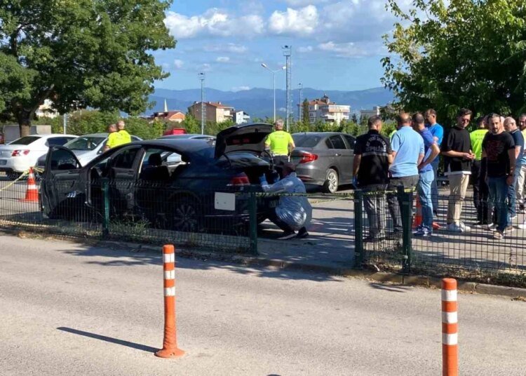 Sürücü “Dur” ihtarına uymayınca kovalamaca hastanede bitti: 1 yaralı, 2 gözaltı
