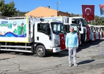 Temizlik hizmetlerini daha hızlı ve verimli hale getirmek amacıyla araç filosunu genişleten Mudanya Belediyesi, 15 Haziran – 15 Temmuz 2024 döneminde bir ay boyunca 5 bin ton evsel atık topladı
