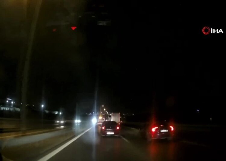 Trafik Magandaları Yolculuk Yapan Sürücüleri Taciz Etti