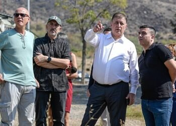 Başkan Tugay yangın bölgesinde iyileştirme çalışmalarını başlattı