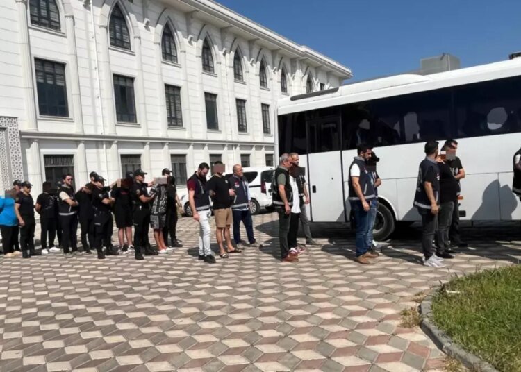 Darıca’da otomobilden açılan ateş sonucu genç hayatını kaybetti