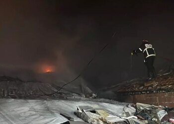 Gebze’de çıkan yangında 5 gecekondu hasar gördü
