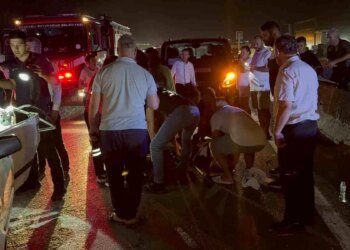 Gebze’de işçi servisi ile otomobil çarpıştı: 5 yaralı