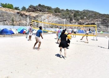 Gençler Özdere’deki gençlik kampında gönüllerince eğleniyor