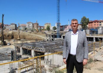 Gölcük Belediye Başkanı: Mümkün olduğu ölçüde tüm binaların yenilenmesi gerekiyor