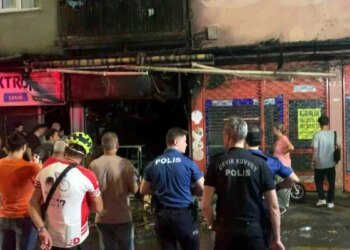 İzmit’te 5 Katlı Binada Yangın Çıktı