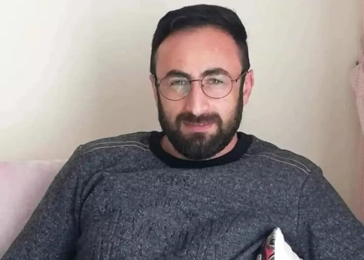 Kandıra’da Motosiklet ile Hafif Ticari Araç Çarpıştı: 1 Ölü, 2 Yaralı