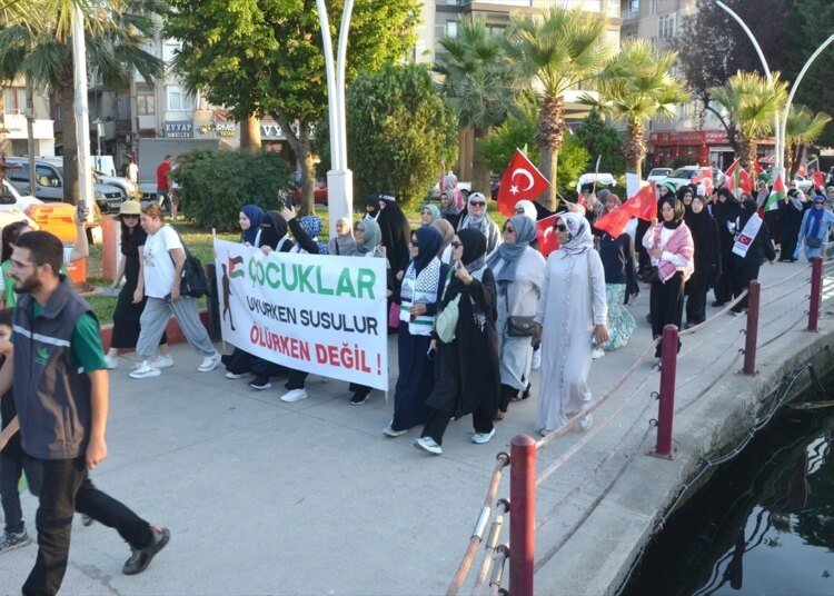 Karamürsel’de Hamas liderine suikast ve İsrail saldırıları protesto edildi