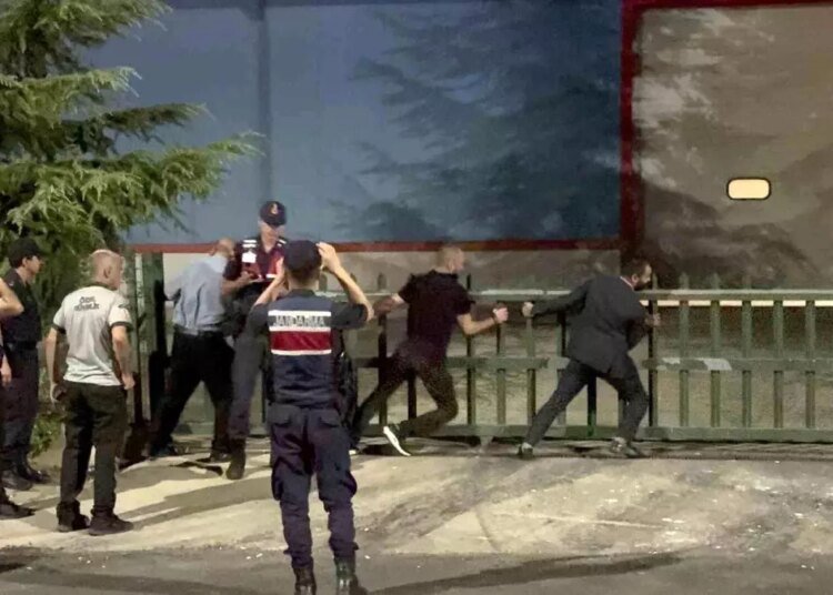 Kocaeli’de Demir Saç İddiası: Şirket Sahibi Jandarma Baskınıyla Şaşırdı