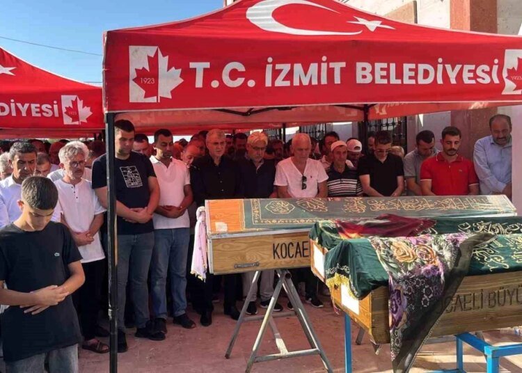 Kocaeli’de Göle Düşen 2 Çocuk ve Boğulan Babaanne Son Yolculuğuna Uğurlandı