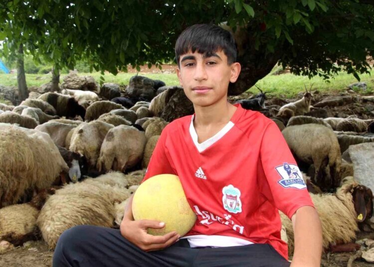 Şırnaklı genç futbolcu Kocaeli’ye geldi