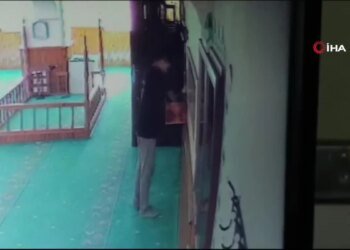 “Tamirciyim” dedi, 6 dakikada 5 bin liralık hırsızlık yaptı