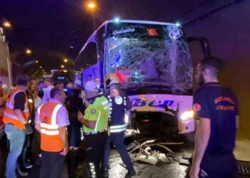 TEM Otoyolu Kocaeli Geçişinde Zincirleme Kaza: 15 Yaralı