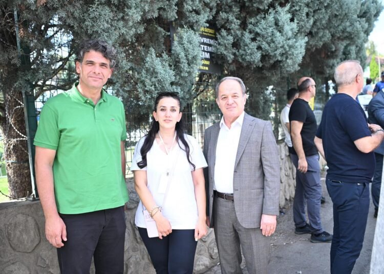 BASKAN KOCAMAN SIVASLILARLA BIR ARAYA GELDI 8