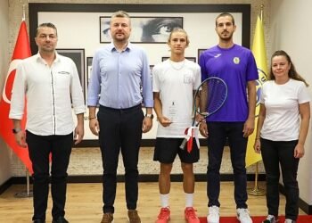 Bucalı şampiyon sporcudan Başkan Görkem Duman’a ziyaret