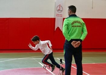 Karşıyaka Belediyesi çocukların spor yaşamına ışık oluyor