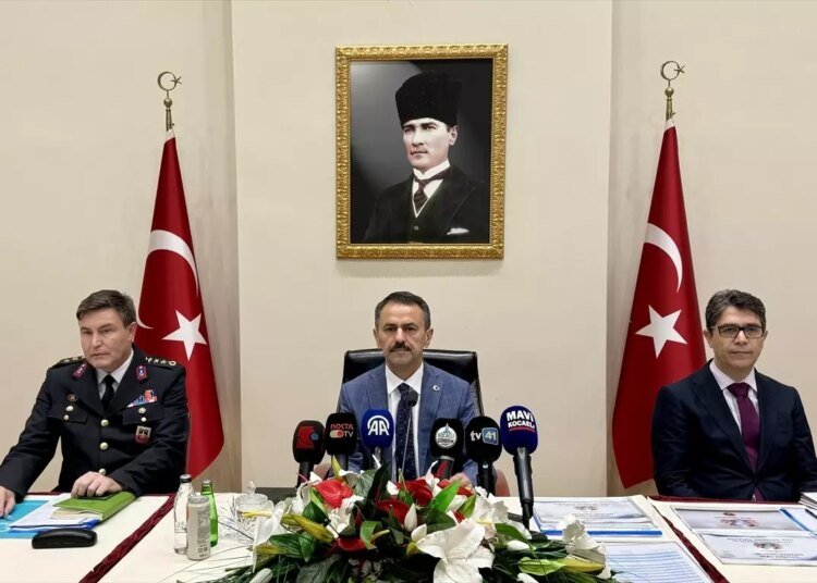 Kocaeli’de 17 operasyonda 566 düzensiz göçmen yakalandı