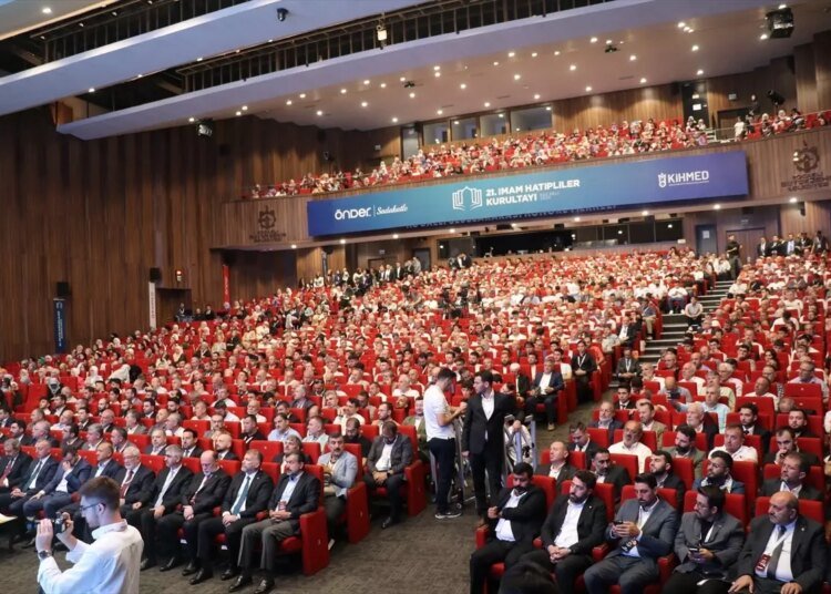 Kocaeli’de 21. İmam Hatipliler Kurultayı Başladı
