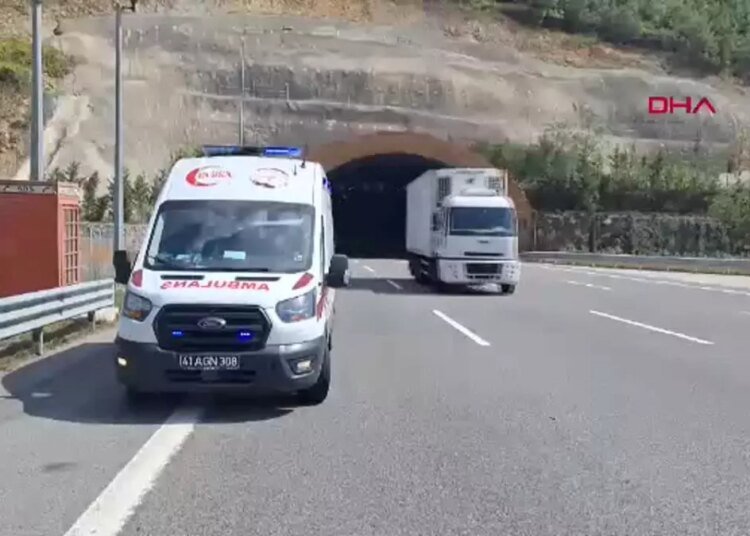 Kuzey Marmara Otoyolu’nda motosiklet kazası: 1 ölü, 1 yaralı