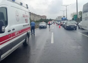 TEM Otoyolu’nda 4 Otomobilin Karıştığı Kazada 7 Kişi Yaralandı