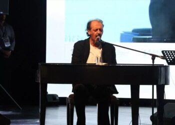 14. Kocaeli Kitap Fuarı’nda Yücel Arzen Konser Verdi