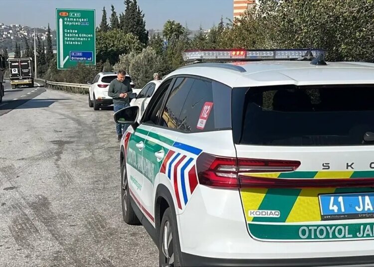 Anadolu Otoyolu’nda Zincirleme Trafik Kazası: 4 Yaralı