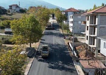 Asfalt Çalışmaları Yeniceköy Mahallesinde Devam Ediyor